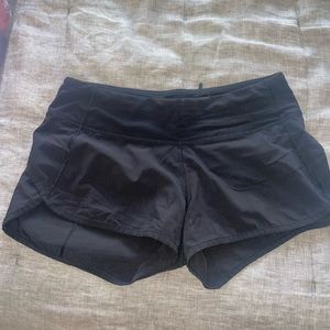 lululemon black shorts size 4